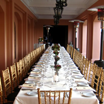 elegant dinner setting for 20 people